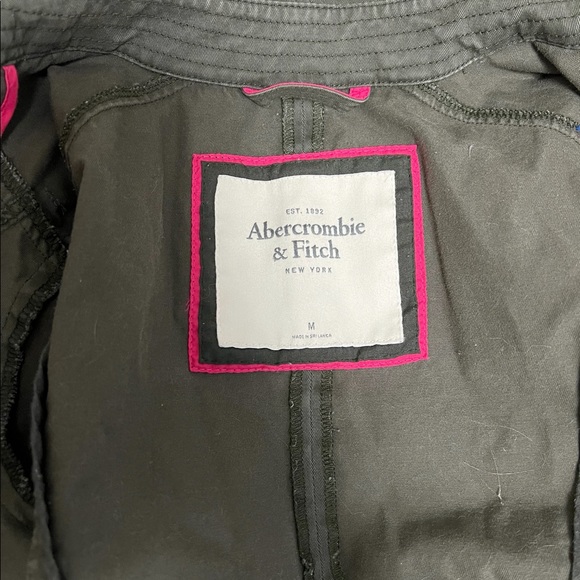 Abercrombie & Fitch | Utility Cargo Army Cropped Outerwear Jacket - Picture 5 of 8